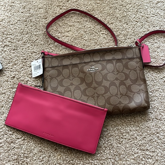 Brand New Coach Signature Ew Pop Crossbody bag with removable zip pouch - Picture 8 of 13
